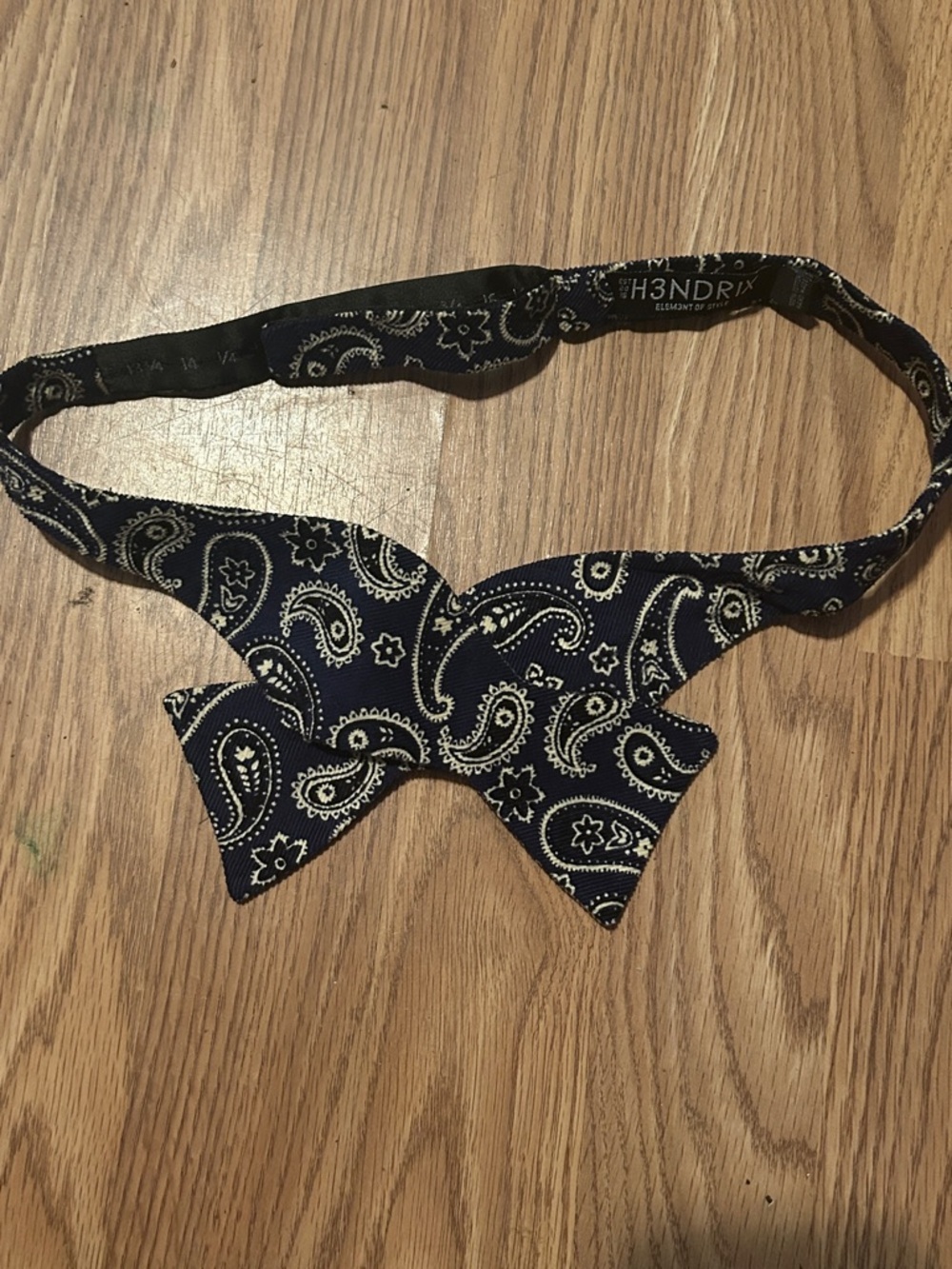 H3NDRIX Navy Paisley Self-Tie Bow Tie